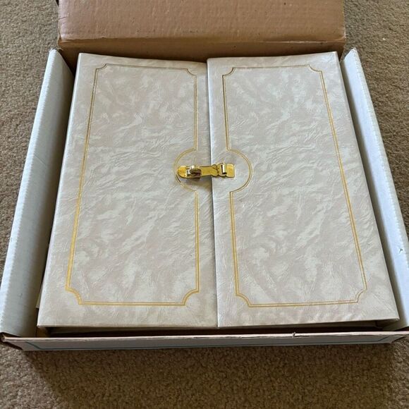 Vintage Photo Memory Book Holds 3” x 5” Photos New In Box - Picture 2 of 5